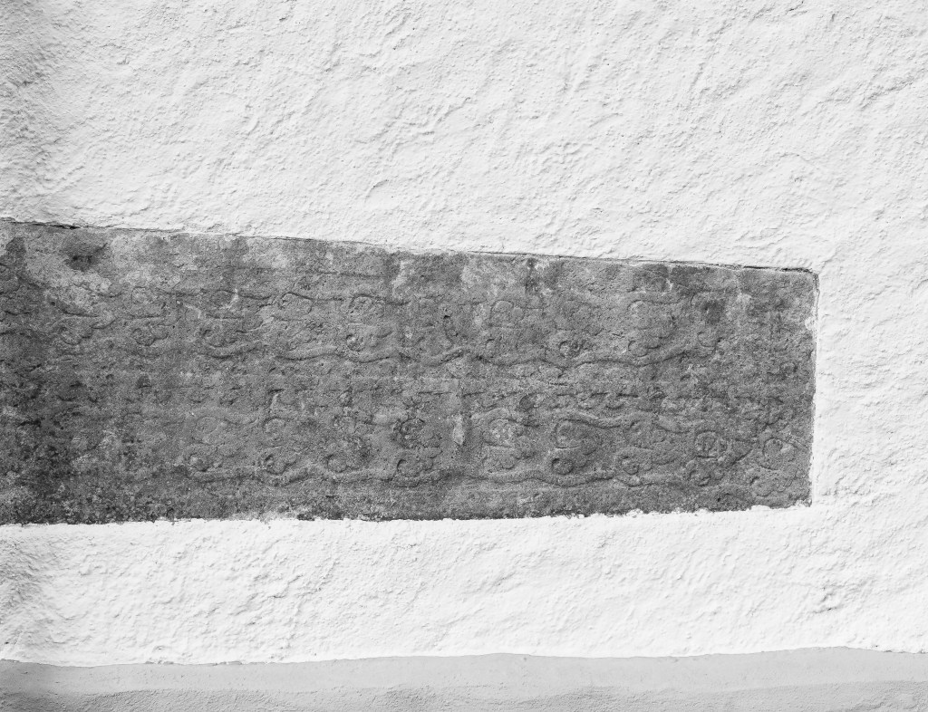 Liljestenar och stavkorshällar