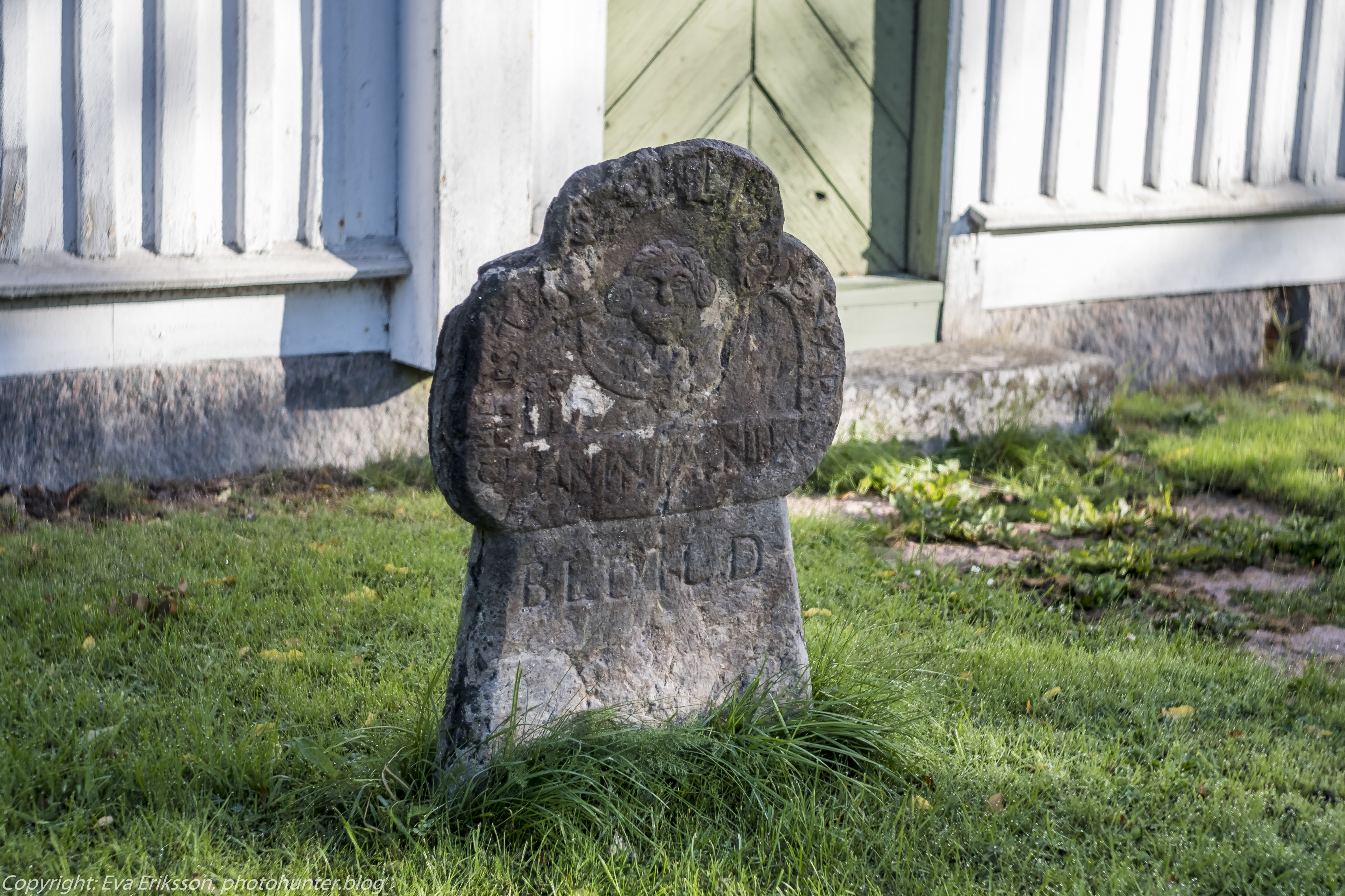 01102018-gravsten härjevad kyrka-3