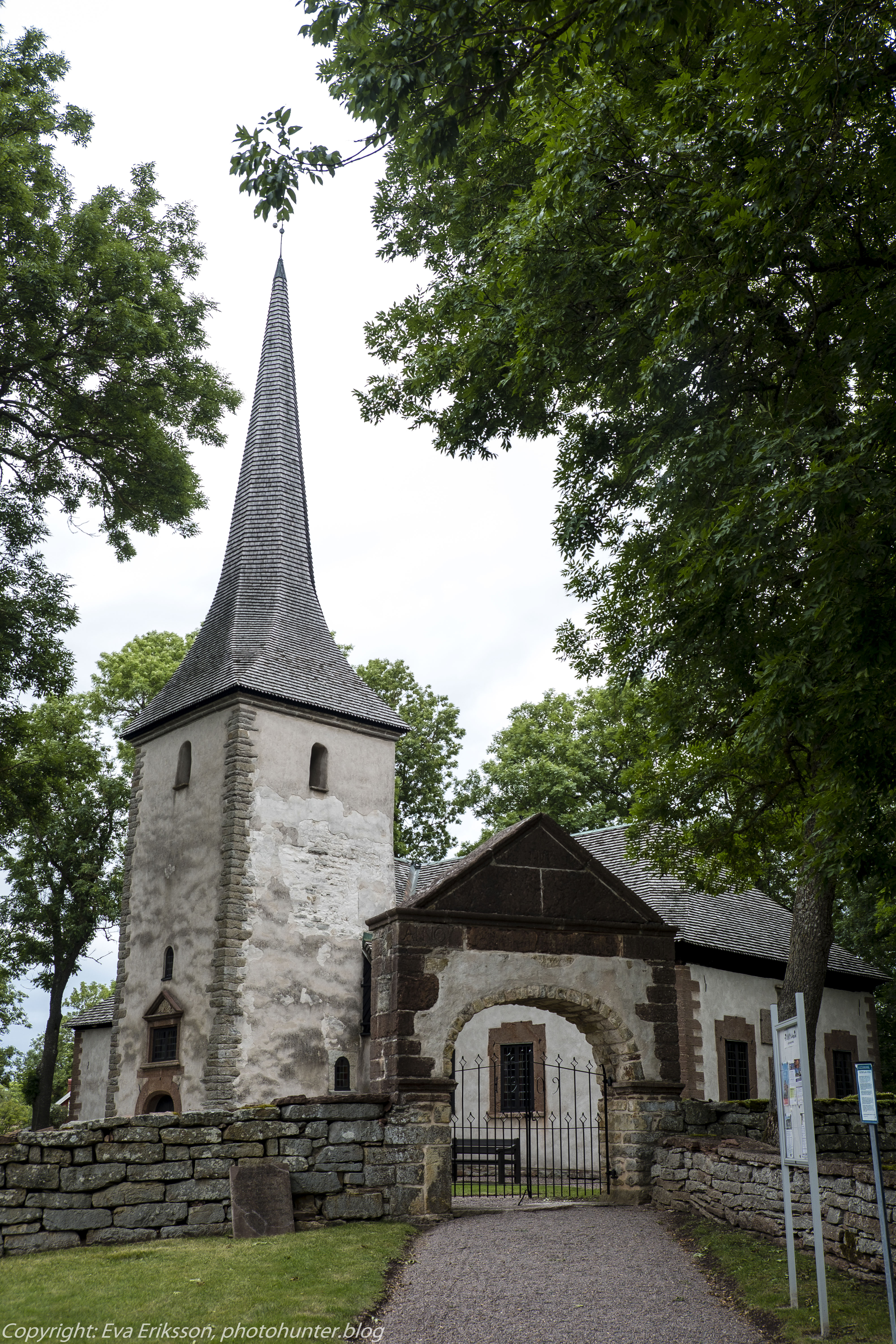 Västerplana kyrka