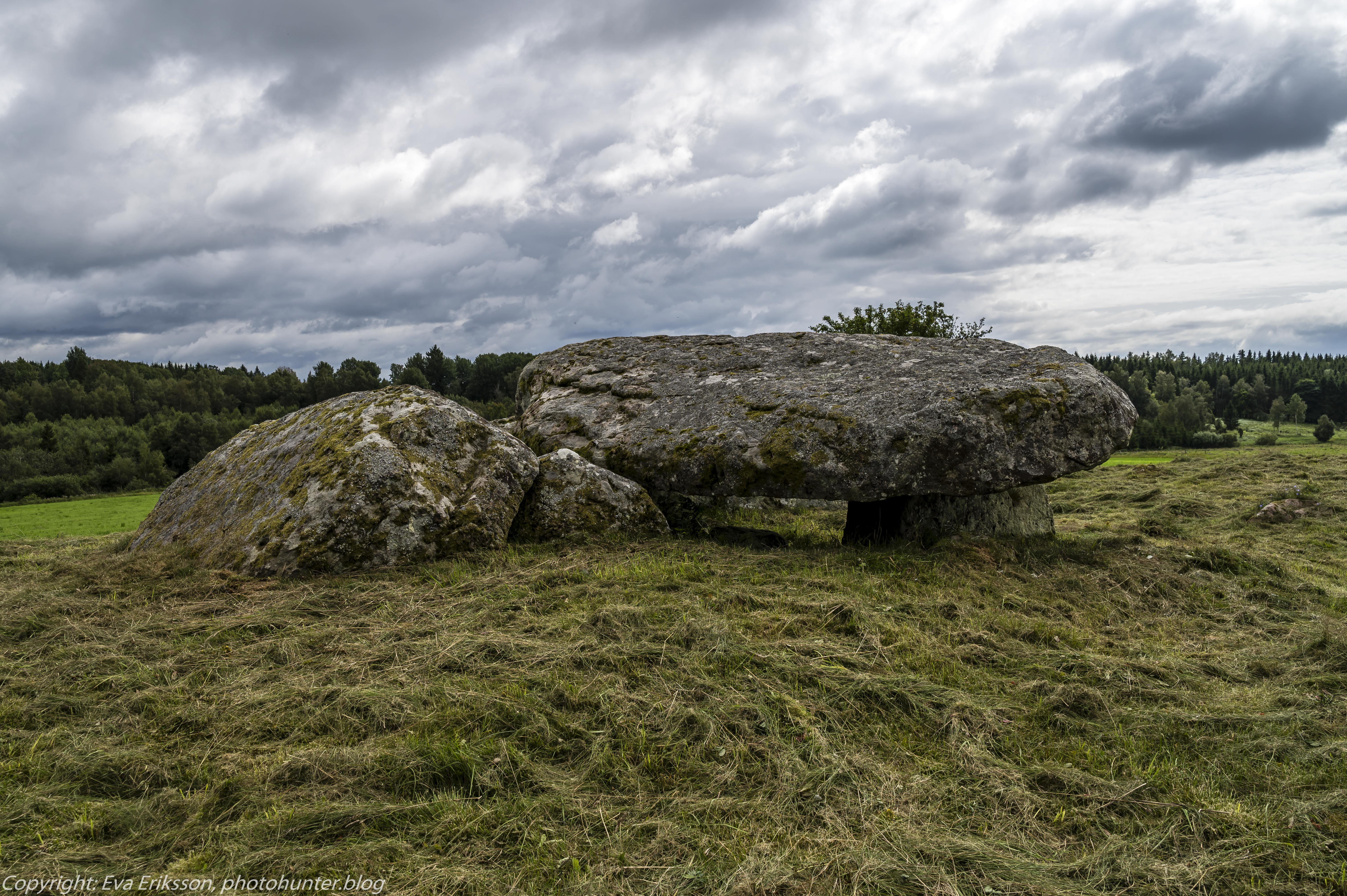 Vårkumla gånggrifter