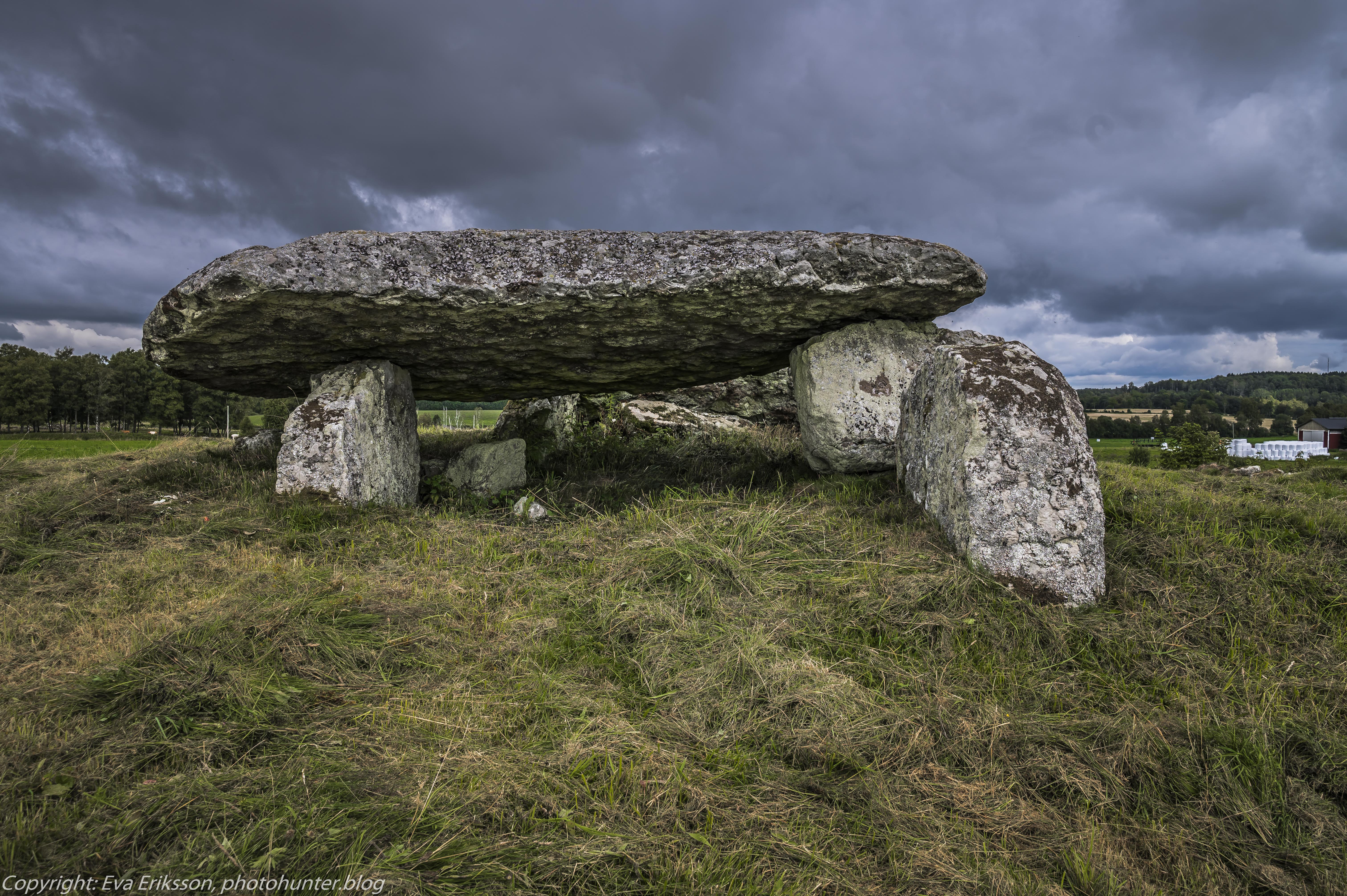 Vårkumla gånggrifter