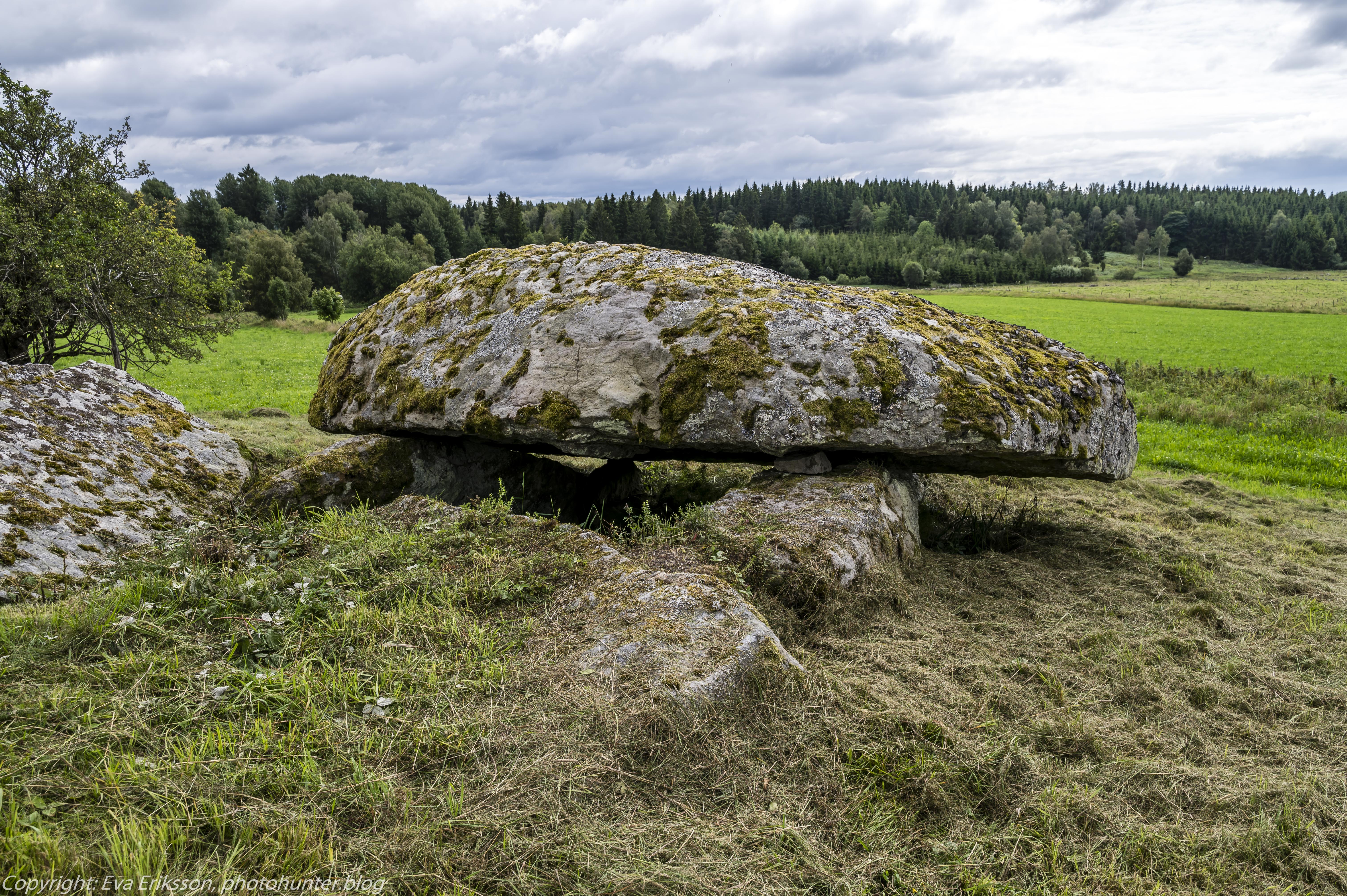 Vårkumla gånggrifter